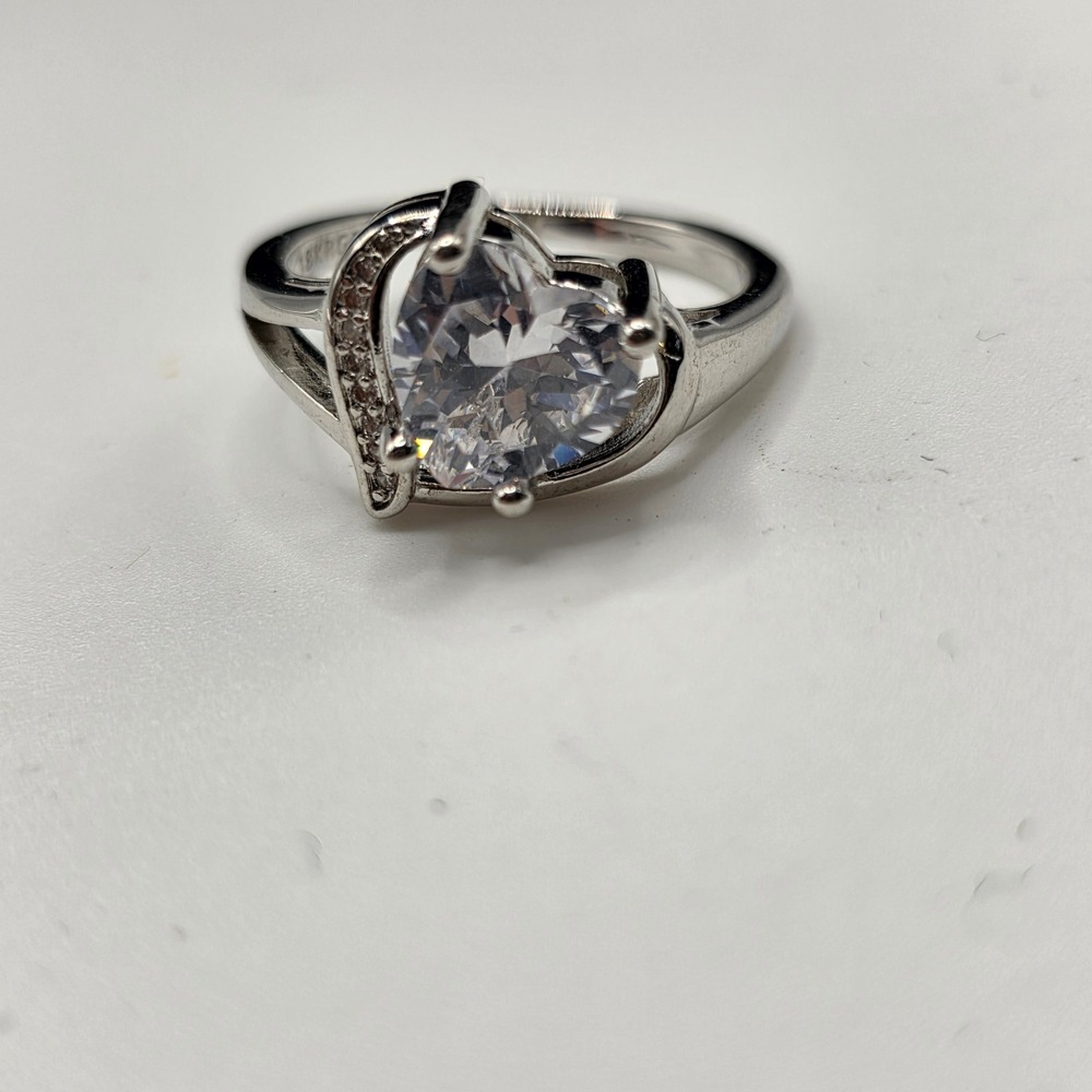 18K White Gold Plated‎ Heart Cubic Zirconia Split Shank Ring Size 9 Silver Tone